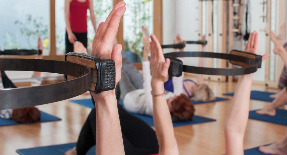 cours sur tapis et chaises