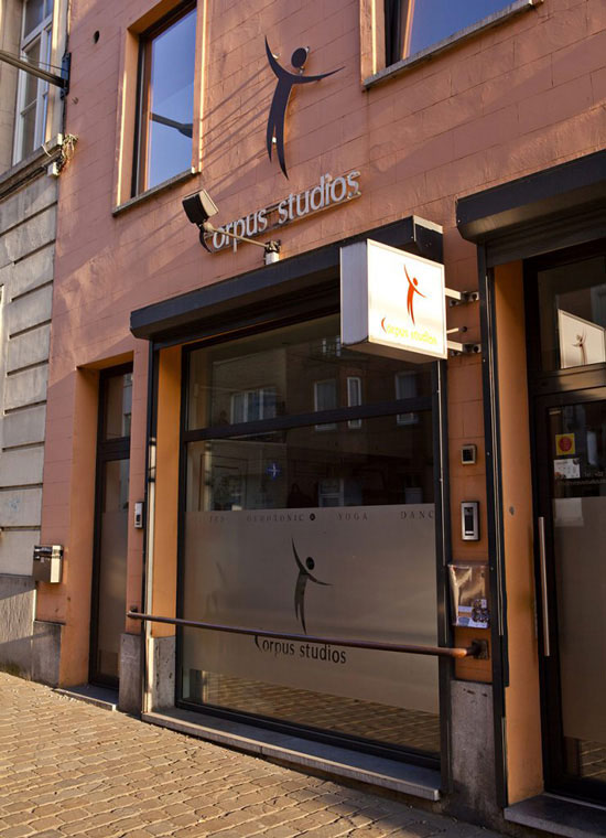 At Borrens we offer personal coaching in full studio Pilates, GYROTONIC®, Gyrokinesis®, Bodhi, CoreAlign, Spinning and Yoga.